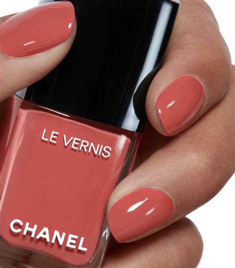 LE VERNIS Longwear Nail Colour by CHANEL